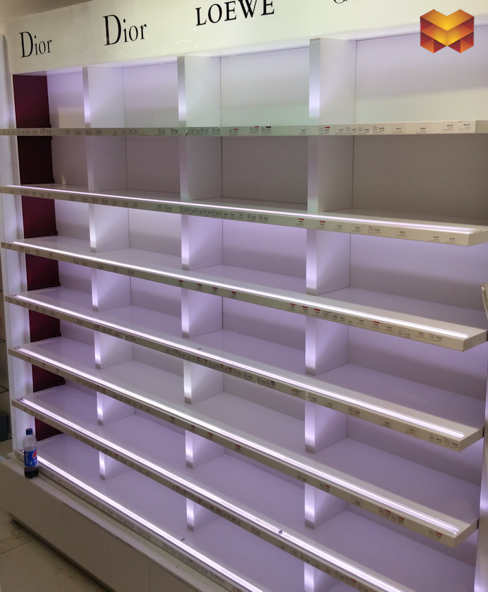 Mobiliario comercial de tiendas de perfumería y cosmética – Muebles Las Palmas Mobiliario comercial de tiendas de perfumería y cosmética – Muebles Las Palmas
